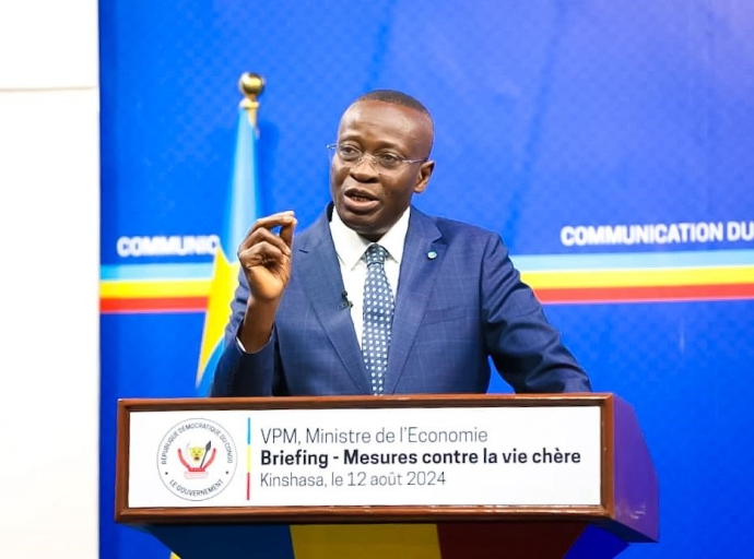 Amélioration du pouvoir d’achat des populations et lutte contre la vie chère, RDC : Daniel Mukoko Samba et Patrick Muyaya annoncent un paquet de mesures à impact social visible !